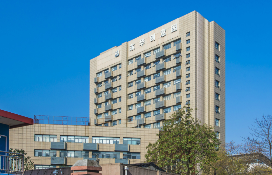 上海東華創(chuàng)意園招租電話，開啟靈感之旅。創(chuàng)意無限，商機(jī)滿園！