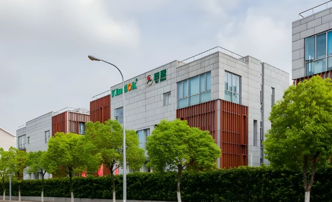 上海浦東新區(qū)出售曹路800㎡小獨棟，水電煤暢達，花園露臺陽光房加持，低總價速來！