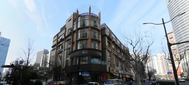 上海普陀內(nèi)環(huán)內(nèi)驚現(xiàn)“稀世孤品”！70年住宅產(chǎn)權(quán)獨(dú)棟整售，藏于市井待有緣人